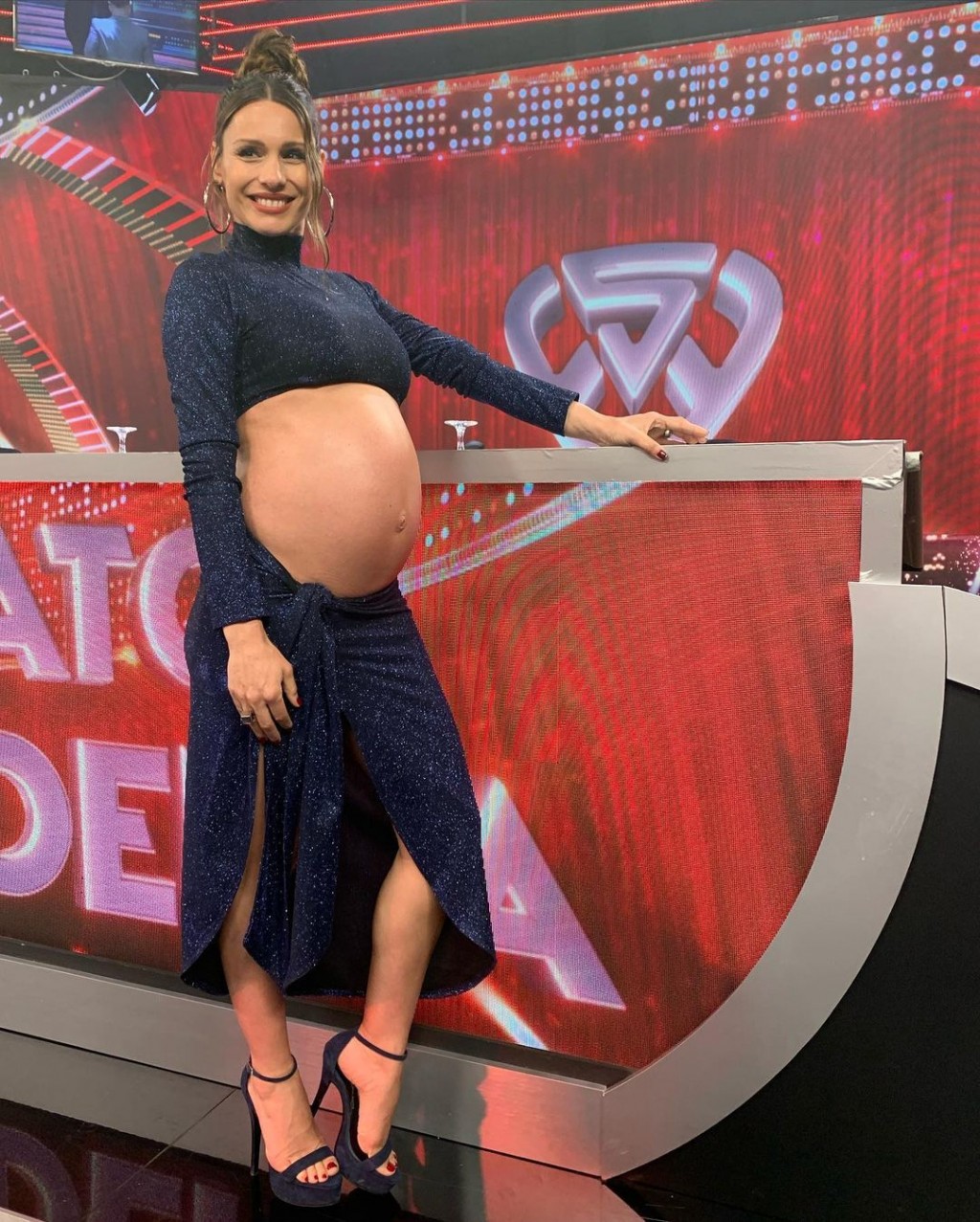 Pampita Ardohain a horas del nacimiento de su beba